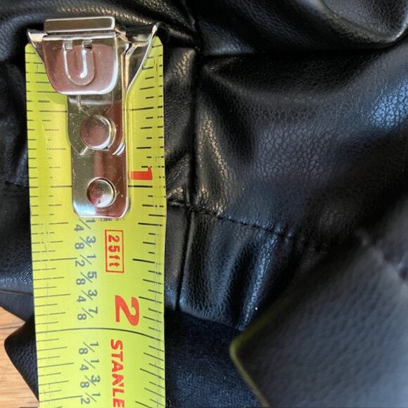 NWT Faux Leather high waisted Black pleated shorts size S - Picture 6 of 7